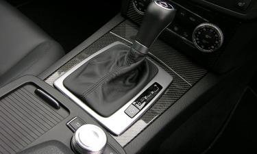 8 ошибок, из-за которых умирает автомат: не стоит делать это с коробкой передач