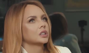 МакSим удивила всех: она пела, а на крыше появились неожиданные танцоры — вот кто это был