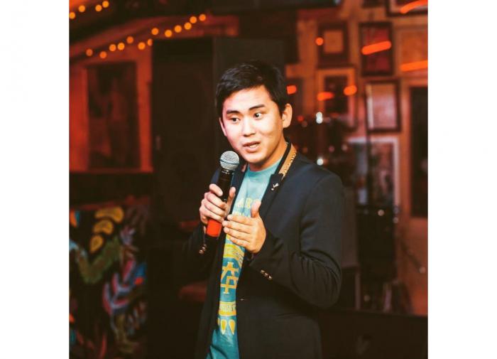 Кайрат Рамазанов: Популярность для стендапера – побочный продукт. Главное – заниматься своим делом и кайфовать!