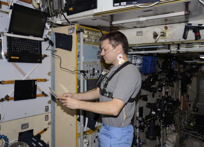 Космонавт Чуб провёл на МКС эксперимент "Дисперсия" для студентов