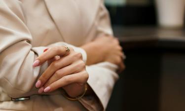 Пастельно-розовый маникюр используют как символ обновления в 2026 году — Bovary