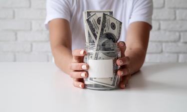 Доллар в России: что повлияло на его падение до 73,9 рублей в июле