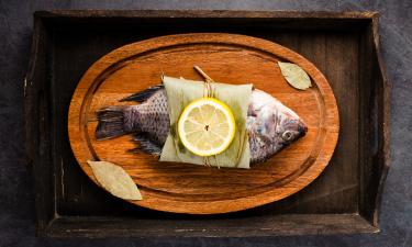 Карпа обжаривают с кожей для сохранения сочности и формы — Toprecepty