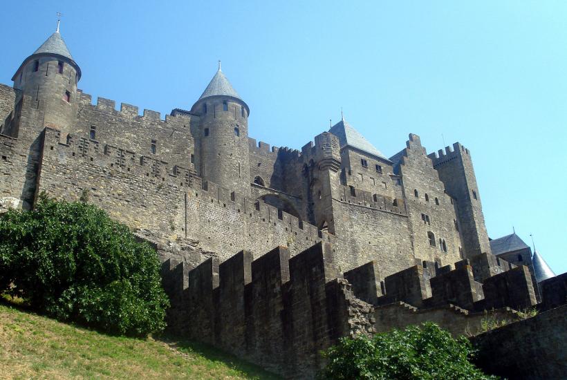 Старинная крепость