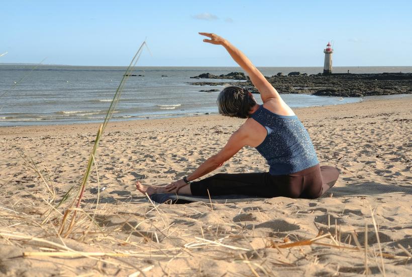 Йога на пляже