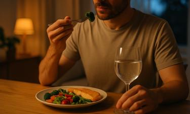 После шести можно без страха: наука окончательно разрушила главный миф о похудении