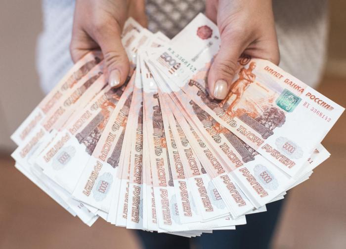 У 22% петербуржцев зарплата в 2023 году стала меньше