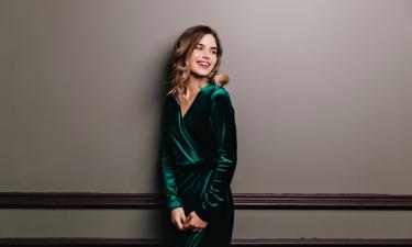 Трикотаж, кожа и сложный крой становятся основой вечерних образов — ND+