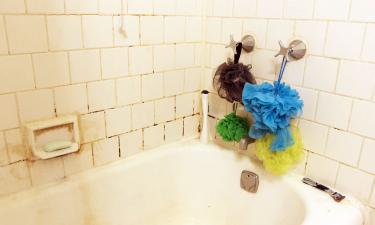 Почему ванная пахнет затхлостью даже после уборки? Виновата одна ваша привычка