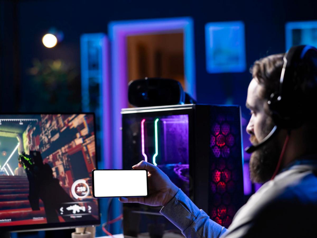 Россияне тратят 380 млрд рублей на видеоигры  гендиректор Агамова