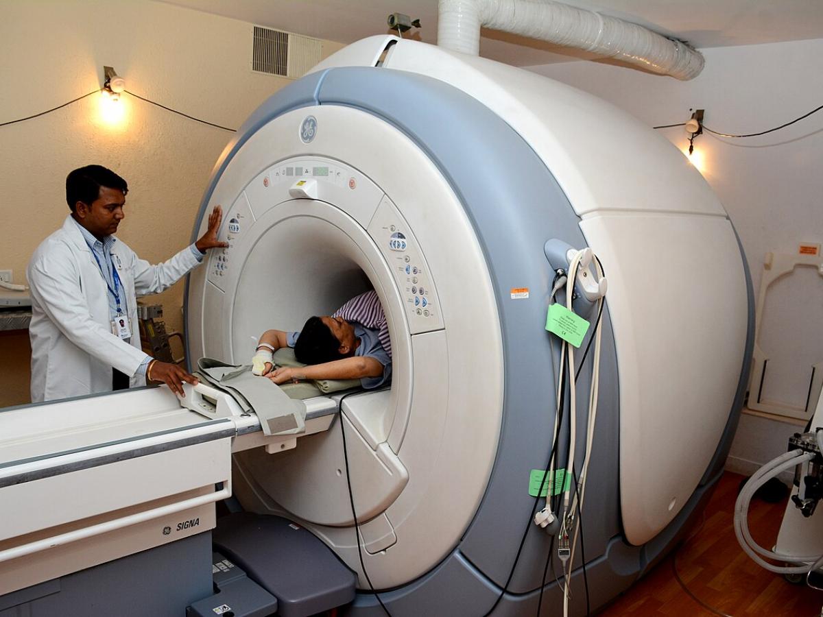 В больнице Bufalini внедрили Full HD проектор в комнату МРТ  cesenatoday