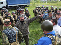 Взрывы на арсенале в Урмане происходят раз в 2-3 минуты. 