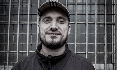 Намечается суд с менеджером: почему бывшая жена Паши Техника с сыном осталась без денег