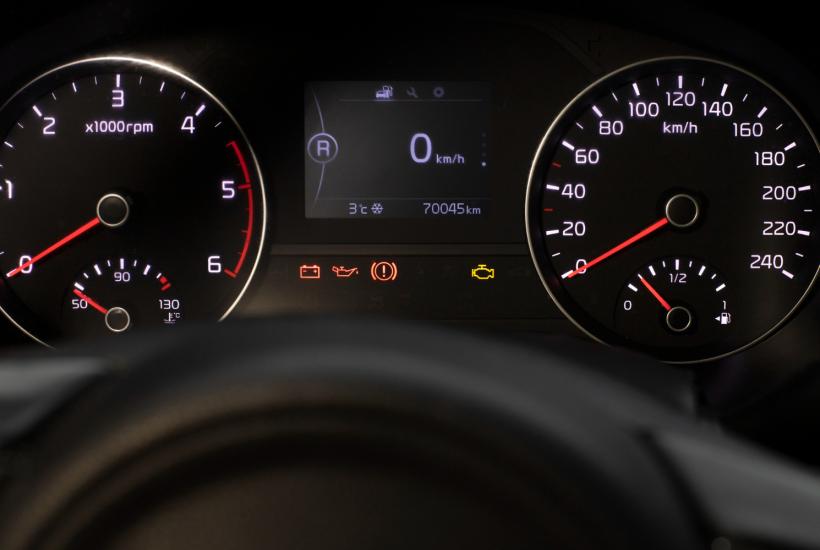 приборная панель автомобиля