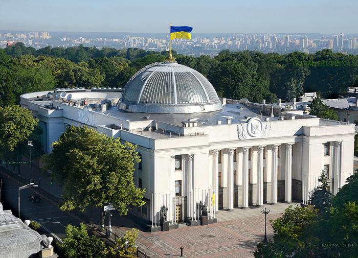 BI: глава офиса Зеленского Ермак может украсть финансовую помощь Запада для Украины