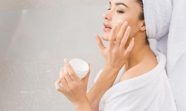 Гиалуроновая кислота в высокомолекулярной форме даёт поверхностное увлажнение