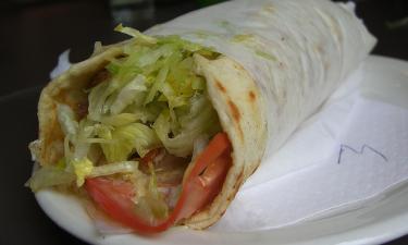 Эндокринолог Хайкина: соусы и домашний майонез в шаурме повышает риск отравления в жару