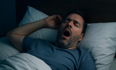 Промышленные выбросы провоцируют апноэ: как воздух влияет на качество сна