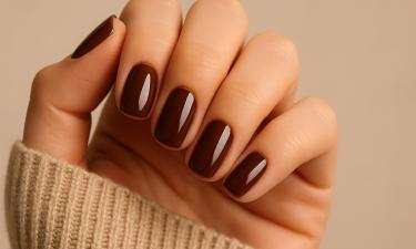 Маникюр без кричащих тонов — и всё равно вау-эффект: осенние оттенки, которые сводят с ума стилистов