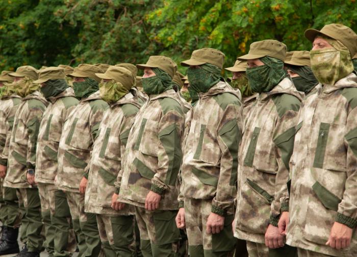 Бельский запретил символику СВО в питерском Заксобрании