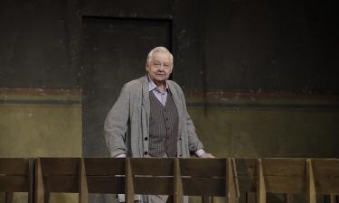 Дочь Олега Табакова так и не смогла простить отцу развод с матерью