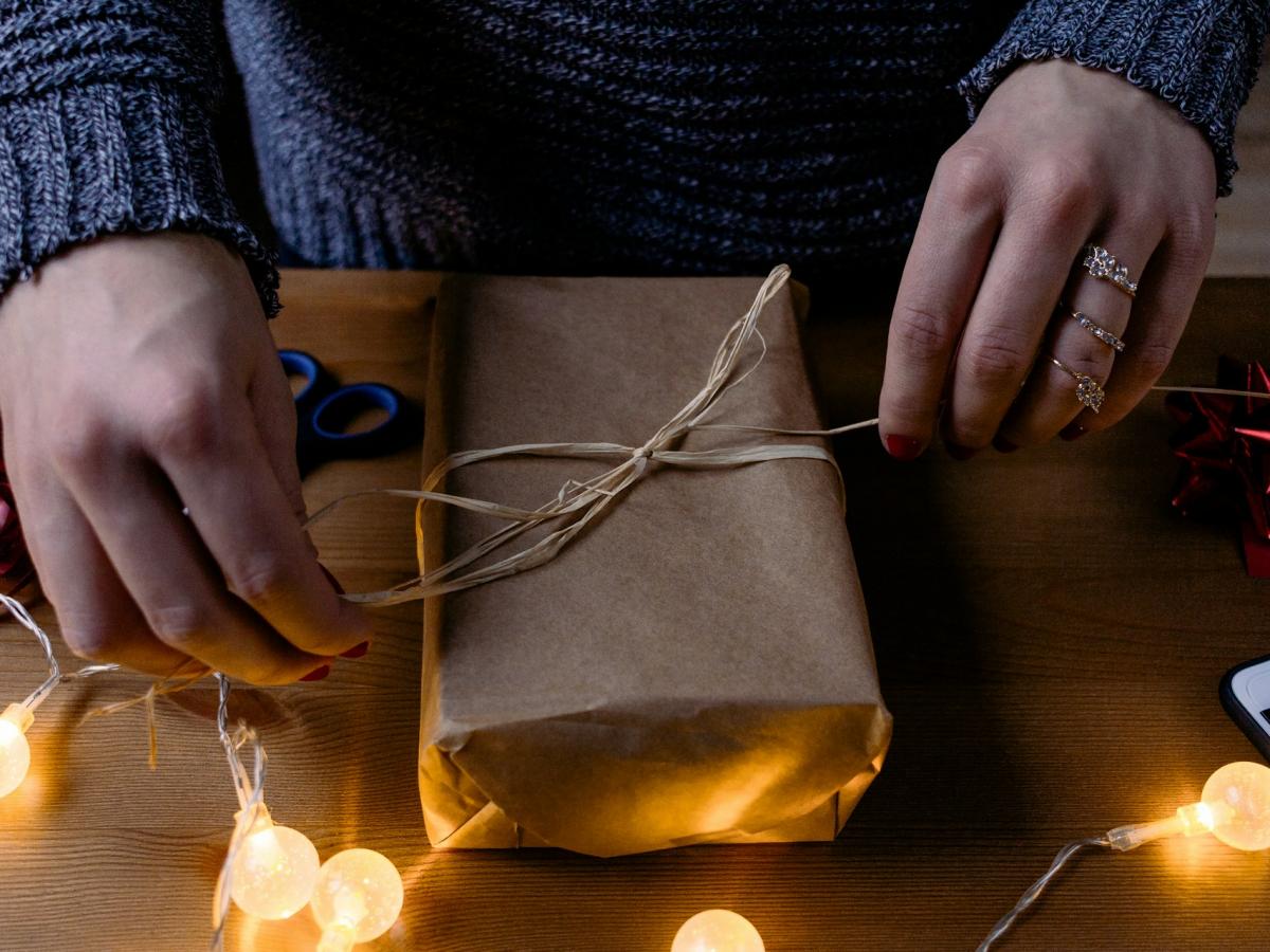 Подарок должен соответствовать привычкам родителей эксперт по этикету Грохотова