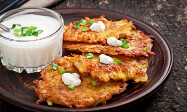 Отжим картофеля обеспечивает хрустящую корочку оладий — кулинары