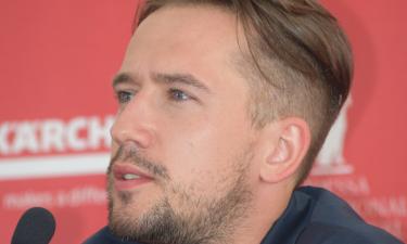 Корешков и Авратинская объявили о разводе: люди растут в разных направлениях