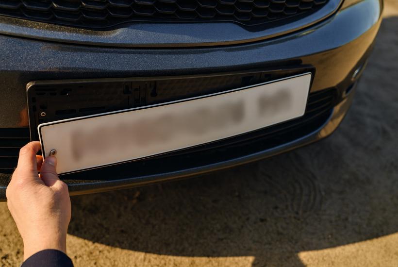 Неправильный монтаж номера грозит штрафом до 5000 рублей