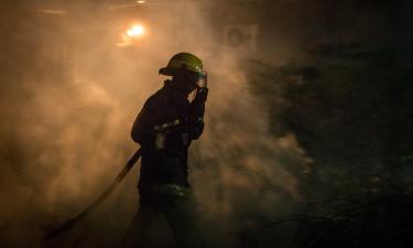 Во Франции в новогоднюю ночь сожгли 813 автомобилей — BFMTV