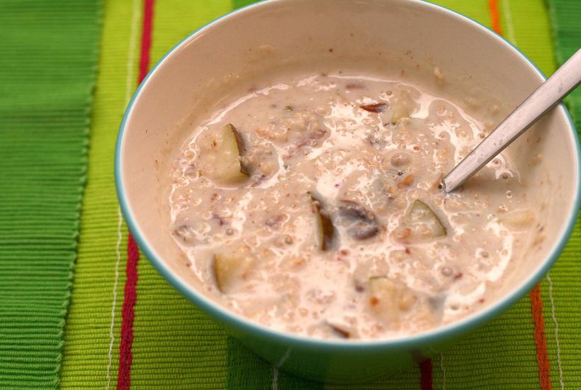 Овсяная каша с яблоком Овсяная каша с яблоком