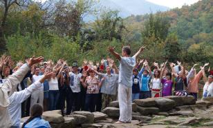 Почему псевдорелигиозные секты оказываются привлекательны для людей