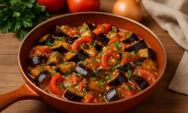 Блюдо, которое пахнет теплом и специями: баклажаны из мультиварки не требуют ни времени, ни сил