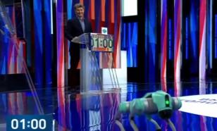 Даванков привел на дебаты робота