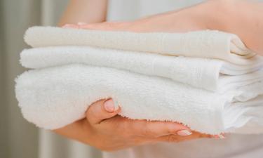 Стирка белых полотенец в горячей воде снижает жесткость ткани — The Spruce