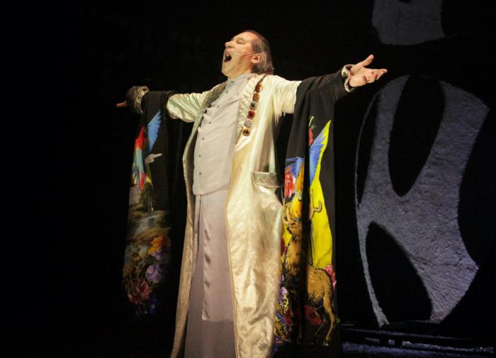 Дивный новый мир Юрия Грымова покажут в театре "Модерн"