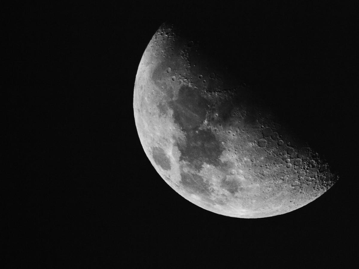 Грунт с обратной стороны Луны оказался похожим на земные грунты New-Science