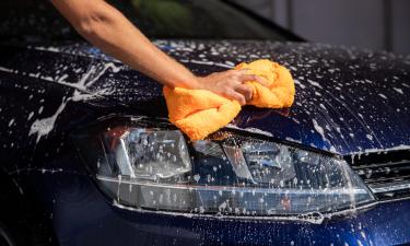 Кузов оказался под угрозой: такой вариант автомойки чаще всего оставляет царапины и разводы