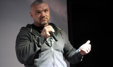 Епифанцев предпочёл сниматься в сериалах ради денег — кинокритик Шпагин