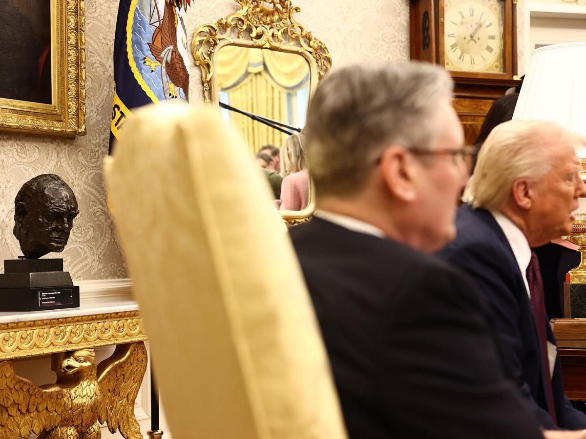 Bloomberg: встреча Трампа и Стармера стала самой неловкой в истории