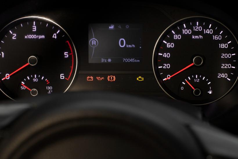 приборная панель автомобиля приборная панель автомобиля