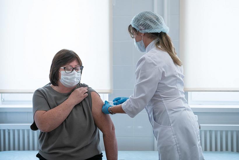 Вакцинация медицинских работников Москвы от COVID-19 Вакцинация медицинских работников Москвы от COVID-19