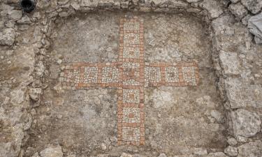 Игровое поле патолли из мозаики выявили в Гватемале