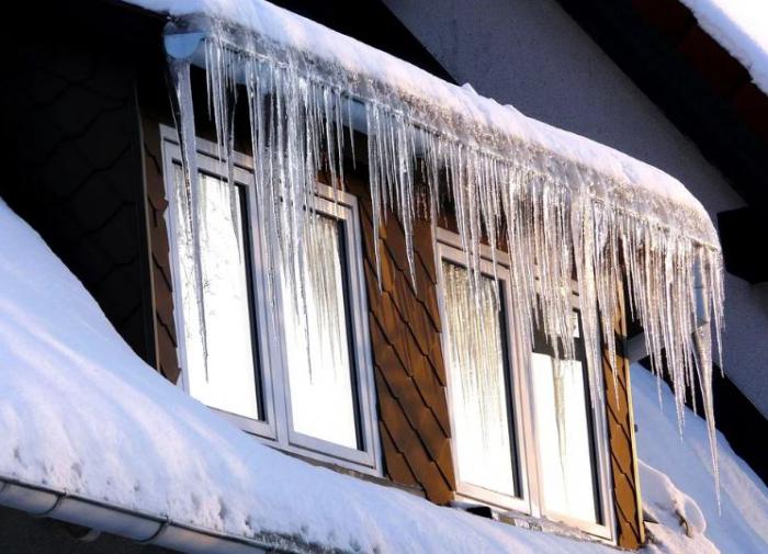 Петербуржец пострадал из-за плохой уборки крыш