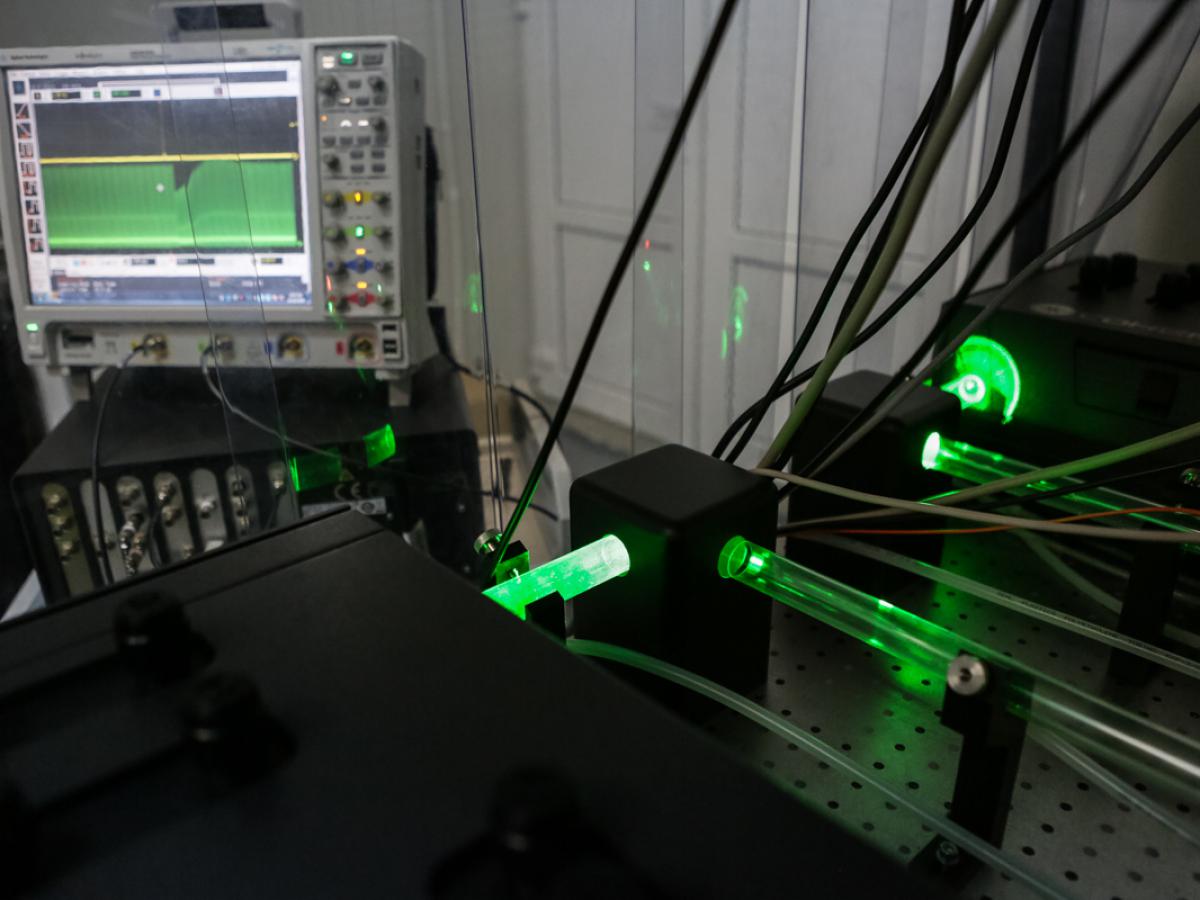 Всё, что мешало голографии — больше не мешает: раскрыта новая технология