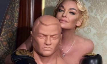 Фолловеры в шоке: как Анастасия Волочкова вызвала бурю эмоций с помощью резинового друга