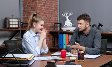 Нехватку живого наставника у новичков в компаниях зафиксировал опрос hh.ru