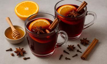 Глинтвейн готовят из сухого красного вина с цитрусами и специями