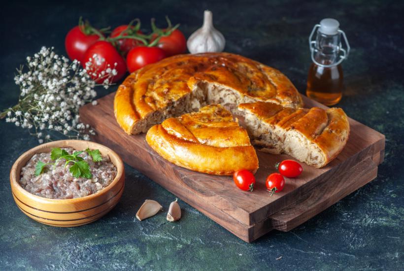 Пирог с капустой и мясом