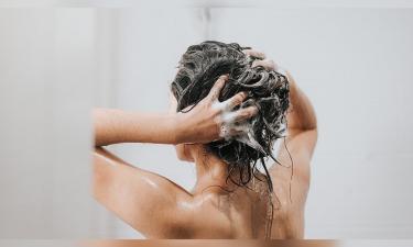 Чередование шампуней после 50 лет улучшает состояние волос — Bovary